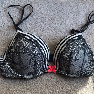 Very Sexy Push Up Victoria’s Secret Bra 32C